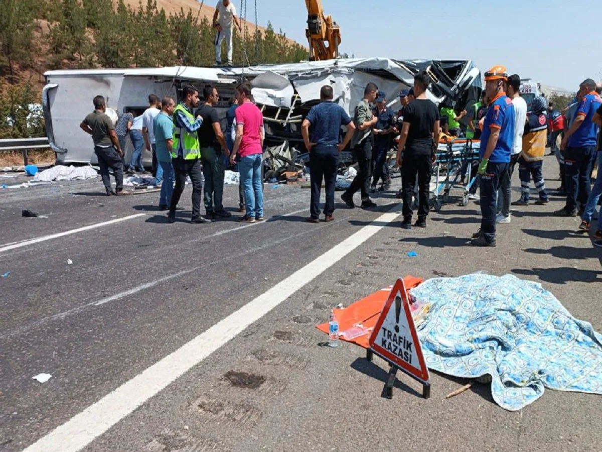 Turkey: 32 killed in two accidents after car rammed into people trying to escape

