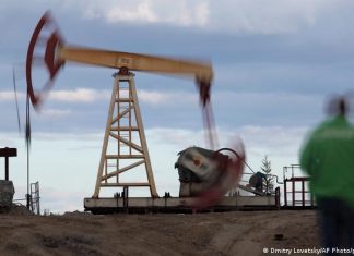 Ukraine news: Von der Leyen proposes oil price cap | Current World | DW Russia Ukraine War | G7 want to push through price caps for Russian oil