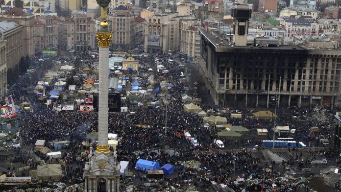 When the city becomes a revolution La place de l'Indépendance, à Kiev.