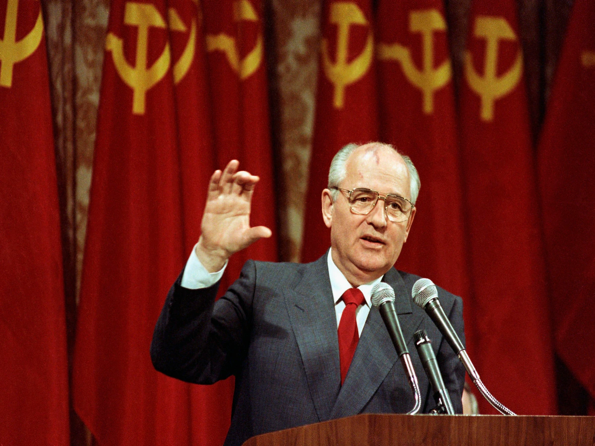  Who was Mikhail Gorbachev?  Did your own country get the Nobel Prize for breaking the Soviet Union?

