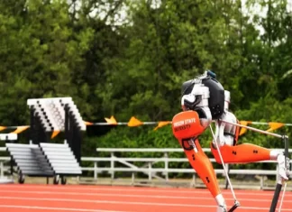 Will Robots Challenge Runners Like Usain Bolt? Set a record by running 100 meters in 24 seconds; watch video Will Robots Challenge Runners Like Usain Bolt? Set a record by running 100 meters in 24 seconds; watch video