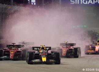 Singapore Grand Prix: Perez wins, Verstappen misses early title win | Sports | DW Singapore Grand Prix: Perez wins, Verstappen misses early title win | Sports | DW