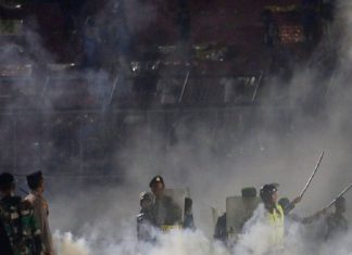 A 90-minute match and then an hour-long test of death… Watch in the video how the dead bodies were kept in the stadium A 90-minute match and then an hour-long test of death... Watch in the video how the dead bodies were kept in the stadium