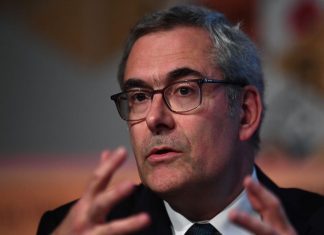 A French candidate to head the European banking rescue net Dominique Laboureix est secrétaire général de l'ACPR depuis fin 2019.