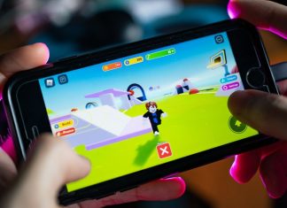 Advertising is making its way into video games L'univers virtuel Roblox compte aujourd'hui 58,5 millions de joueurs au quotidien.