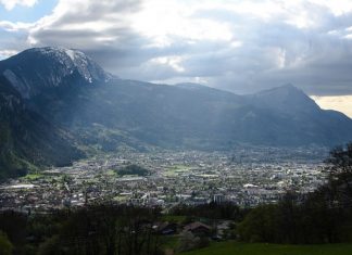 Bar turning: the challenges of the Arve valley La vallée de l'Arve, entre Chamonix et Bonneville.