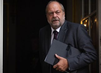 Emmanuel Macron renews his confidence in Eric Dupond-Moretti despite his dismissal for trial Le ministre de la Justice, Eric Dupond-Moretti, conserve la confiance du chef de l'Etat.