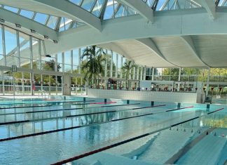 Essonne: the swimming pool of Les Ulis, completely renovated, reopens its doors La piscine Ulis vient de rouvrir après deux ans de travaux. La ville avait connu bien des déboires avec cet équipement.