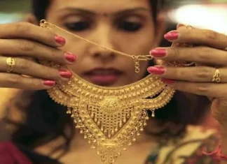 Gold and silver prices and edible oil prices will fall in the festival of Diwali सर्वसामान्यांसाठी मोठी बातमी, सोन्याचा भाव इतक्या हजारांपर्यंत खाली येणार