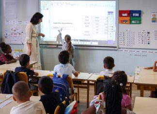 How teachers could be upgraded « Il n'y aura plus de démarrage de carrière sous 2.000 euros par mois », avait promis Emmanuel Macron, durant la campagne.