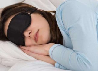 Loss of sleep less than 5 hours sz Sleep Disorder: 5 तासांपेक्षा कमी झोप घेताय? होऊ शकतात 'हे' गंभीर परिणाम