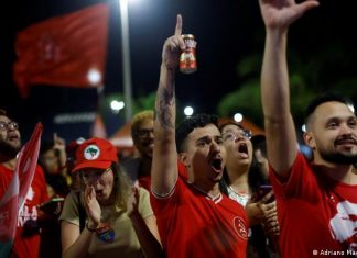 Lula da Silva wins first round of presidential election in Brazil | Current America | DW Brazil | presidential elections