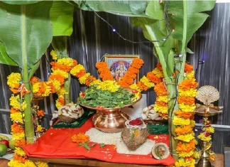 Madhya Pradesh priest was beaten up by three men ABN सत्यनारायण पूजा चुकली म्हणून पुजाऱ्याचा कान कापला; का दिली इतकी क्रूर शिक्षा वाचा