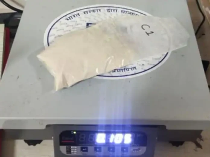 Mumbai airport customs seizes 980 grams of cocaine worth Rs 9.8 cr 

