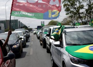 Presidential in Brazil: closing of polling stations, Lula favorite Les Brésiliens se sont pressés en masse pour choisir leur président, mais aussi les députés, un tiers des sénateurs et les gouverneurs des 27 Etats.