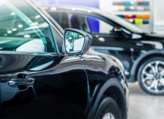 The French car market is struggling to regain momentum Malgré une amélioration constatée ces derniers mois, les constructeurs ont toujours des difficultés à fournir leurs clients, faute d'un approvisionnement suffisant en semi-conducteurs.