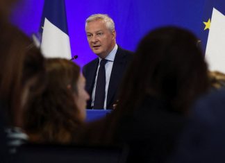The budget of all dangers Le ministre de l'Economie et des Finances, Bruno Le Maire, lors de la présentation du budget à Bercy, le 26 septembre 2022.