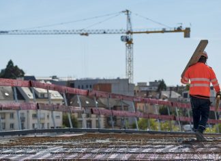 The four green building trends of tomorrow La filière bâtiment est cruciale pour la décarbonation de la société, elle représente 43 % de la consommation énergétique annuelle française et génère 23 % des émissions de CO2.