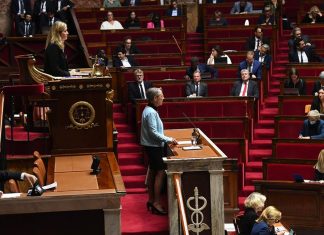 Ukraine: Elisabeth Borne denounces “Russian propaganda” and those who succumb to it La Première ministre, Elisabeth Borne, a rappelé lundi que la « France veut rendre le coût de la guerre insupportable pour la Russie ».