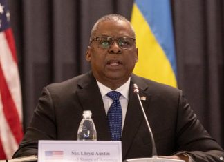 Ukraine update: Ukrainian army takes two settlements near Cherson | Current Europe | DW Germany | Lloyd Austin at Ramstein Air Base