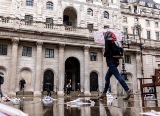 opinion | Central banks at war with the markets? La Banque d'Angleterre a lancé un programme d'achat en urgence face à la flambée des taux britanniques.