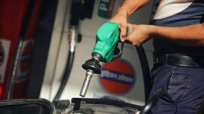 Petrol Diesel चे आजचे दर काय? कोणत्या शहरांत वाढले दर? पाहा संपूर्ण यादी